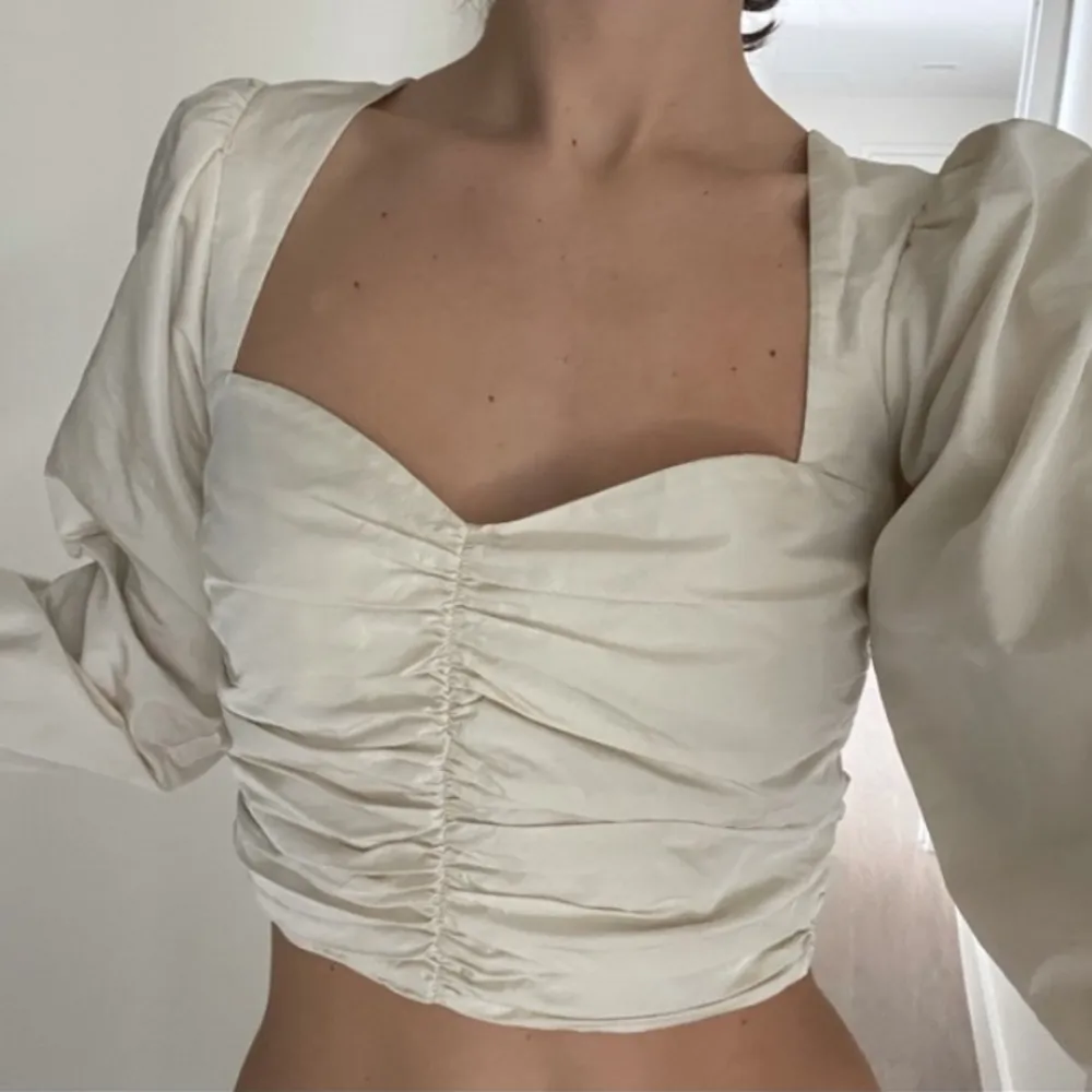 Aritzia Sunday Best Petal Blouse Size 2 - Image 3