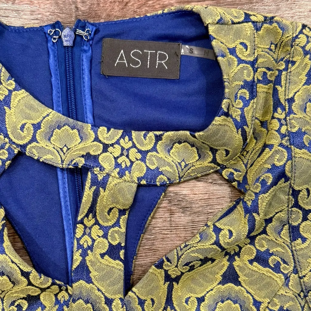 ASTR Green Metallic and Blue Brocade Formal Mini Dress High Neck Cutouts  Small - Image 2