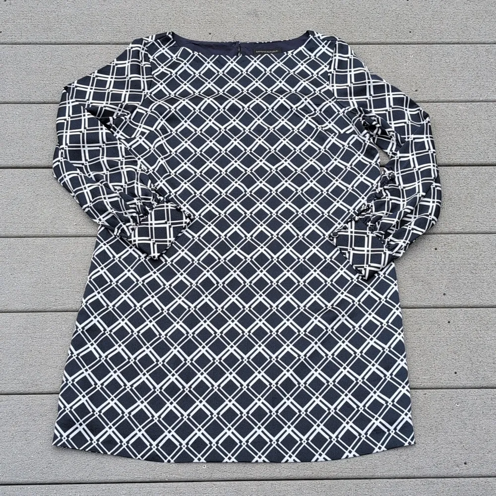 Banana Republic 10P Longsleeve Geometric Dress - Image 7