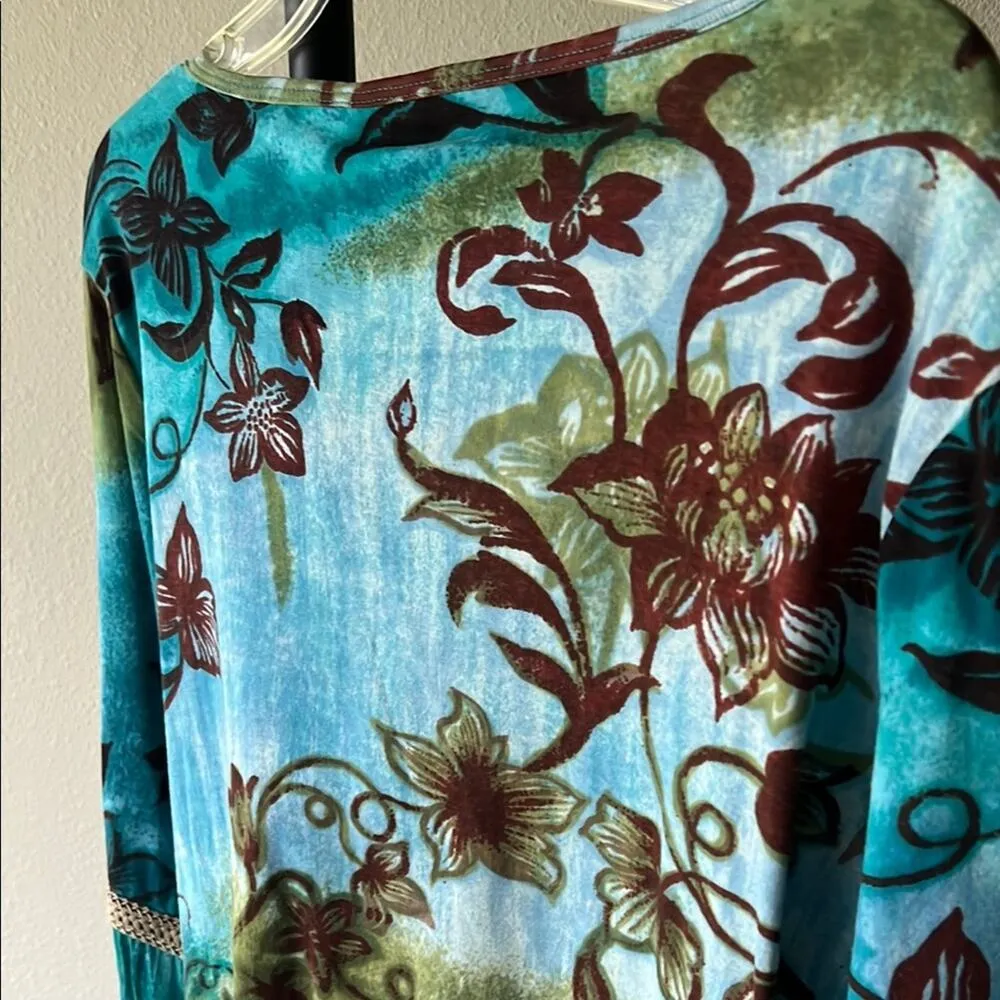 NWT  Women's Long Sleeved V-Neck Top - size XL - Image 10