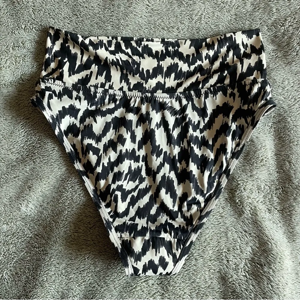 Knix Sunny Scoop Safari Bikini Two Piece Swimsuit Set Size XS - Image 7