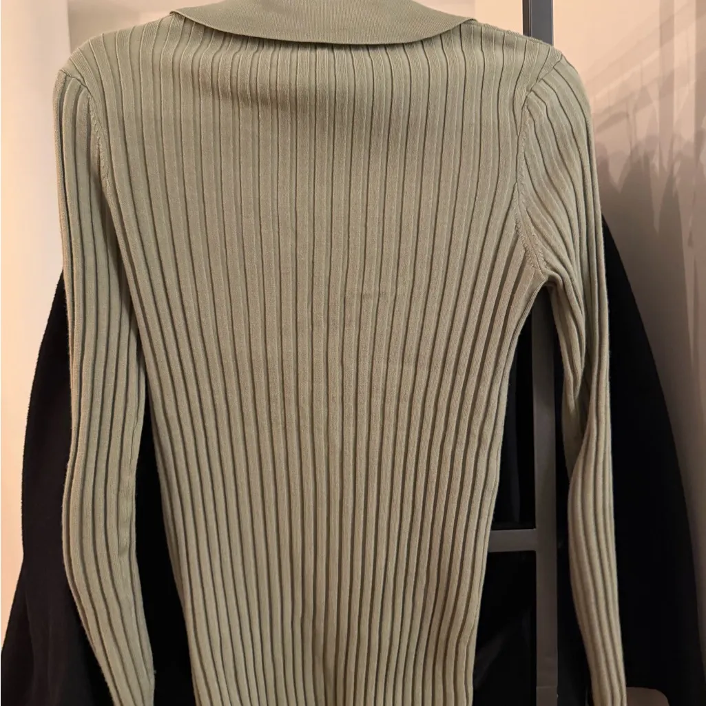 V-Neck Ribbed Sweater in Sage - Image 6