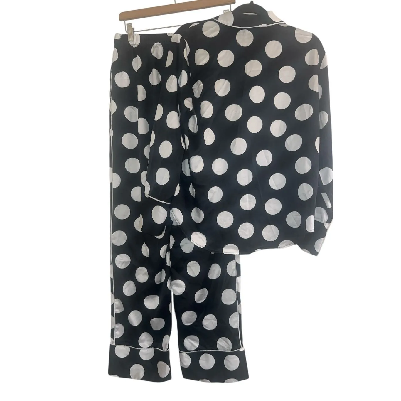 ✨Victoria Secret Afterhours Satin Two Piece Polka Dot Long Sleeve Sz M Pajamas✨ - Image 9