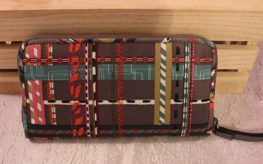 NEW Vera Bradley Midtown RFID Wristlet Wallet - Image 3