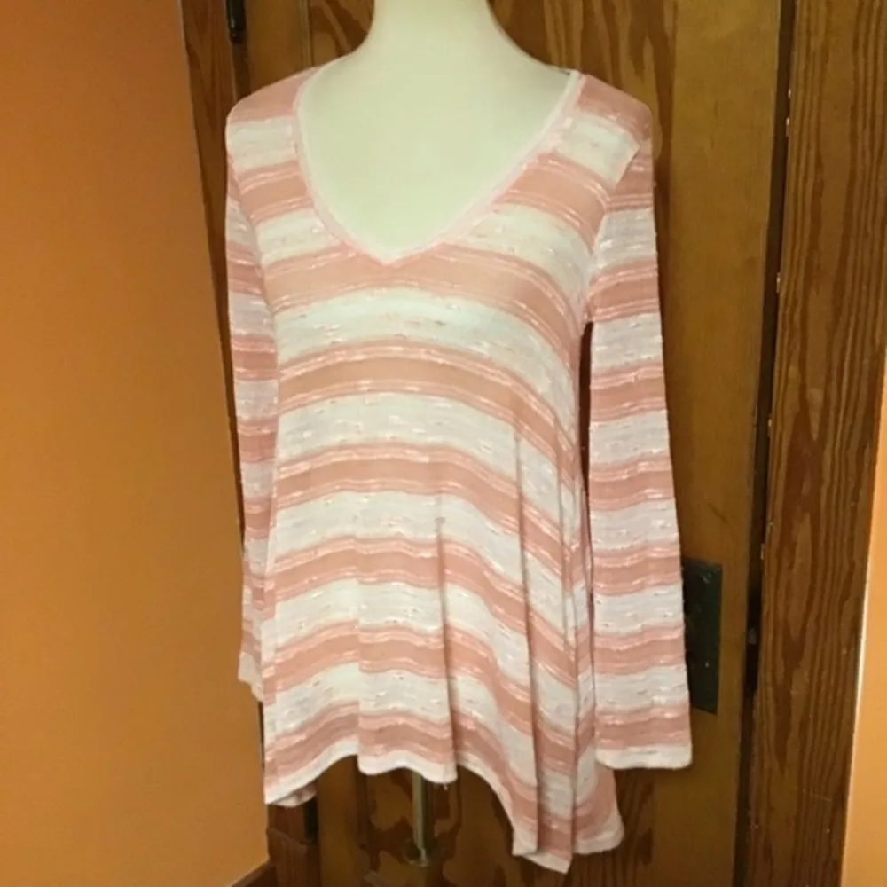 Lily White Striped beachy v neck sweater - Image 8
