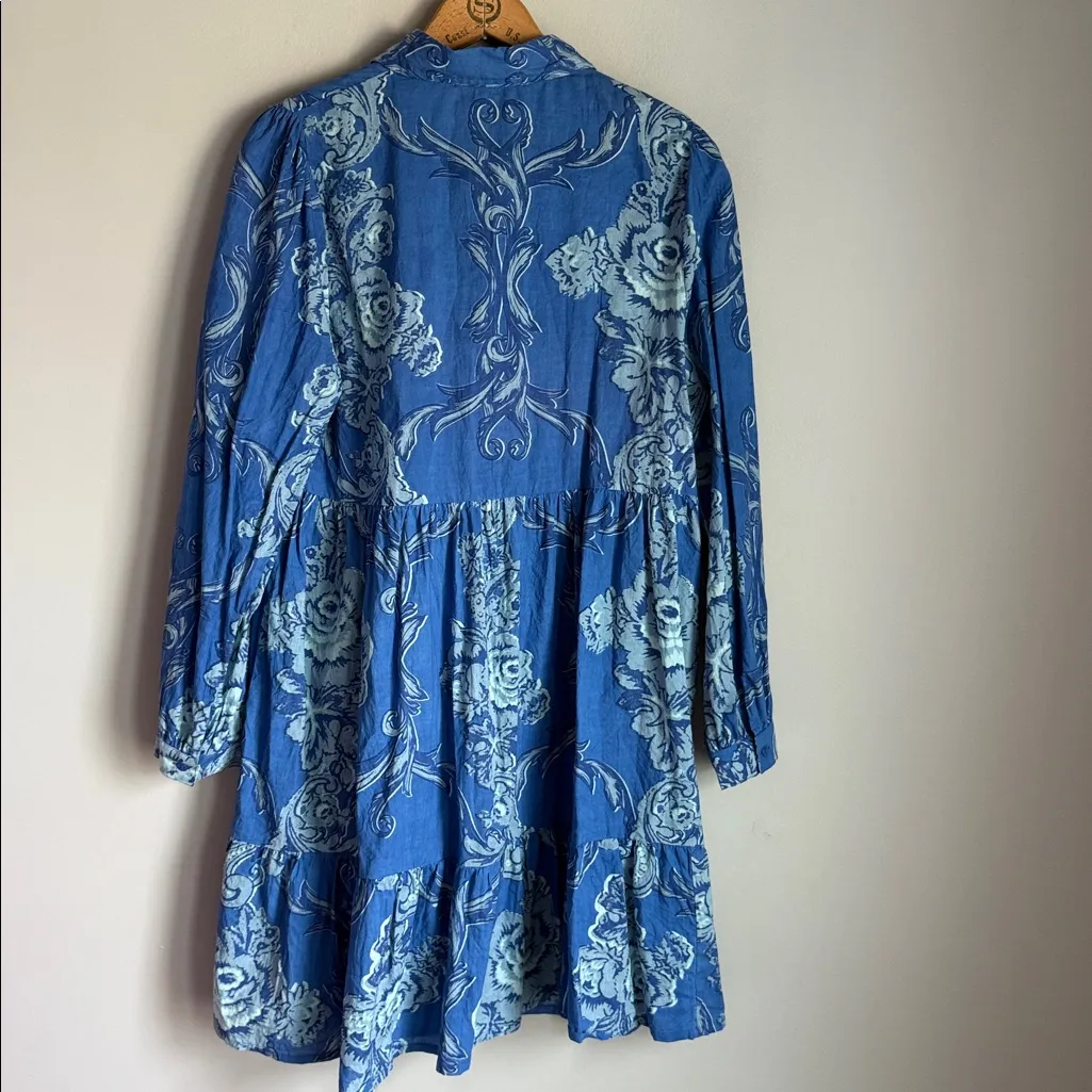 Tuckernuck Ro's Garden Cotton Shirt Dress in a blue floral print Medium - Image 2