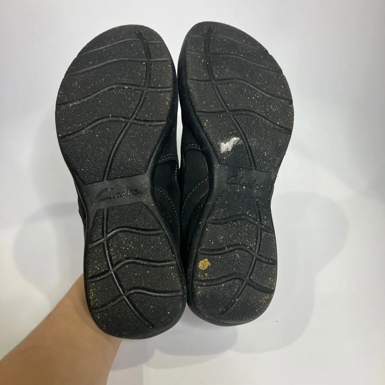 Clarks Roseville dot black leather slip on loafers women's size 6 minimalist - Image 6