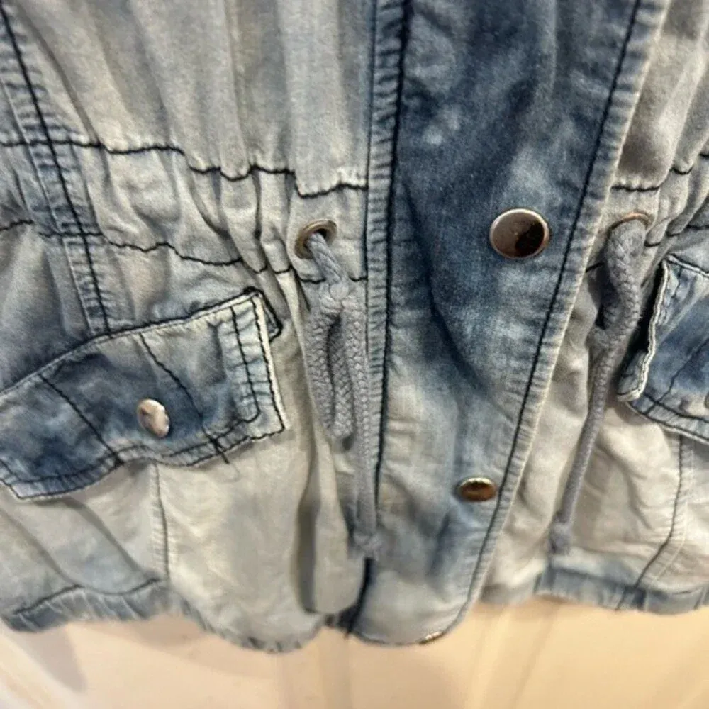 Ashley‎ Denim by 26 International Long sleeve Jean jacket with a hood L Blue Size L - Image 8