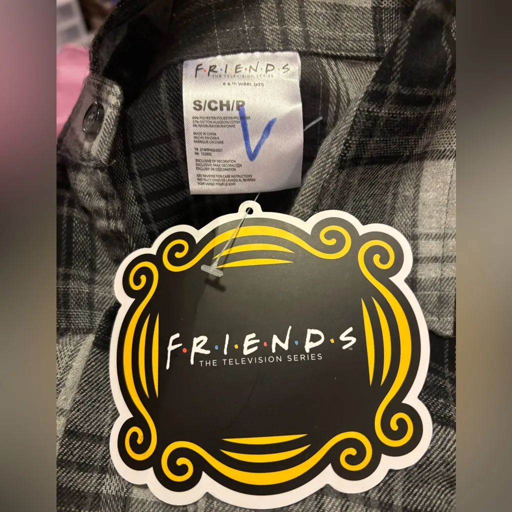 NWT Friends Oversized Plaid Long Sleeve Button Up Shirt sz S Gray - Image 3