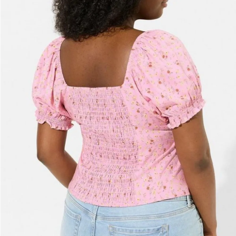 Torrid Challis Puff Short Sleeve Crop Top Babydoll Cottagecore in Ditsy Rose 3X - Image 2