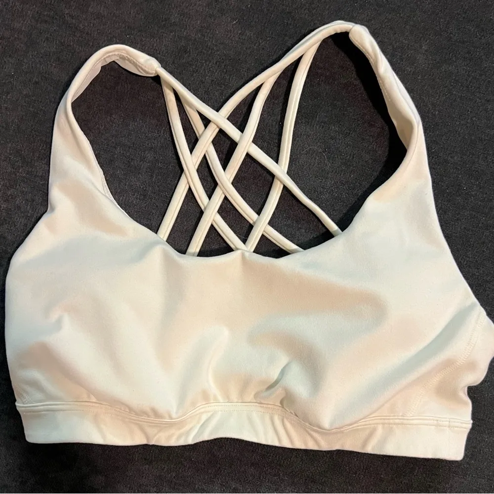 VICTORIA'S SECRET Incredible Essential Strappy Back pale yellow Sports Bra - Image 3