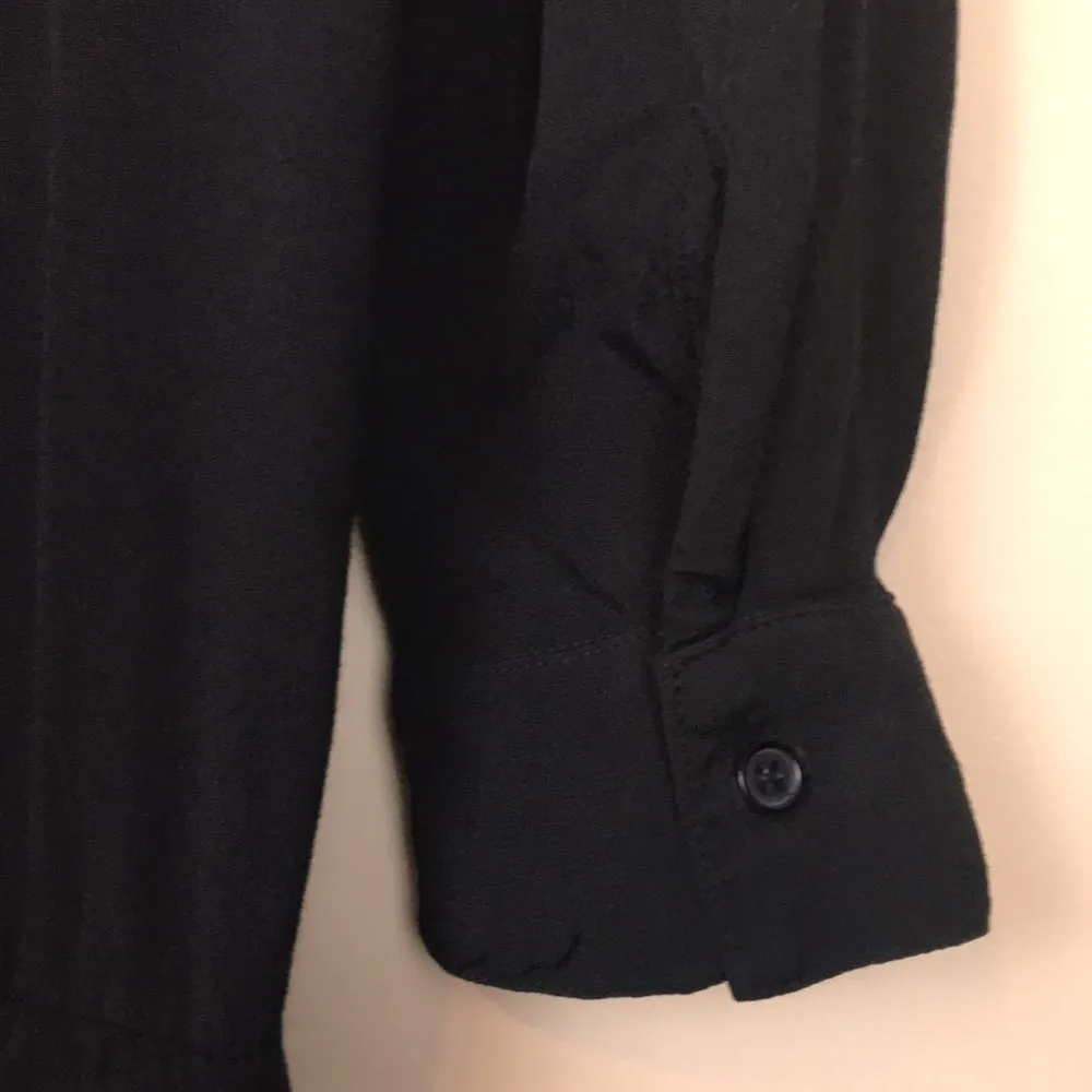 Monrow Women’s Black Crepe Drop Waist Hidden Button - Image 10