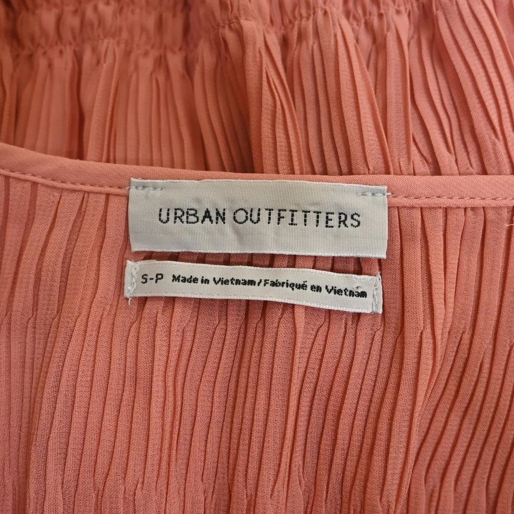 Urban Outfitters Women's S Aliyah Plisse Crop Blouse - Image 10