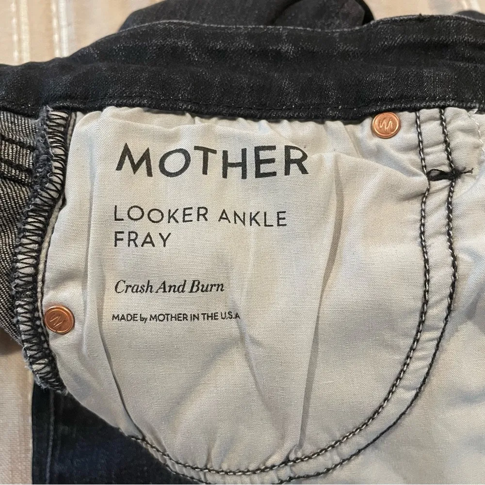 MOTHER Looker Ankle Fray Jeans in Crash And Burn 25 - Image 7
