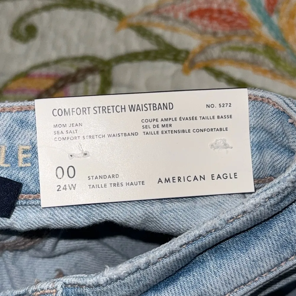American Eagle regular 24W size 00 comfort stretch waistband sea salt mom jeans - Image 8