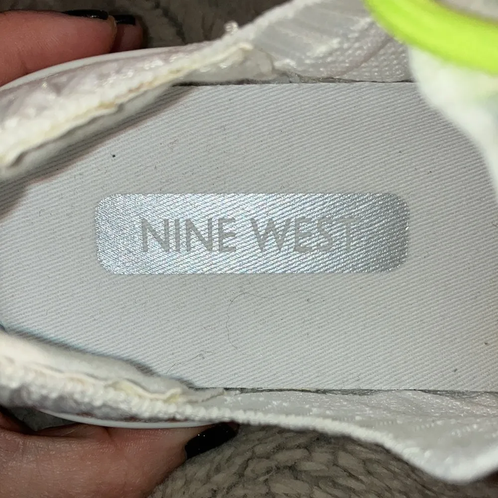 NWT Nine West Knit Sneakers, Size 6 - Image 5