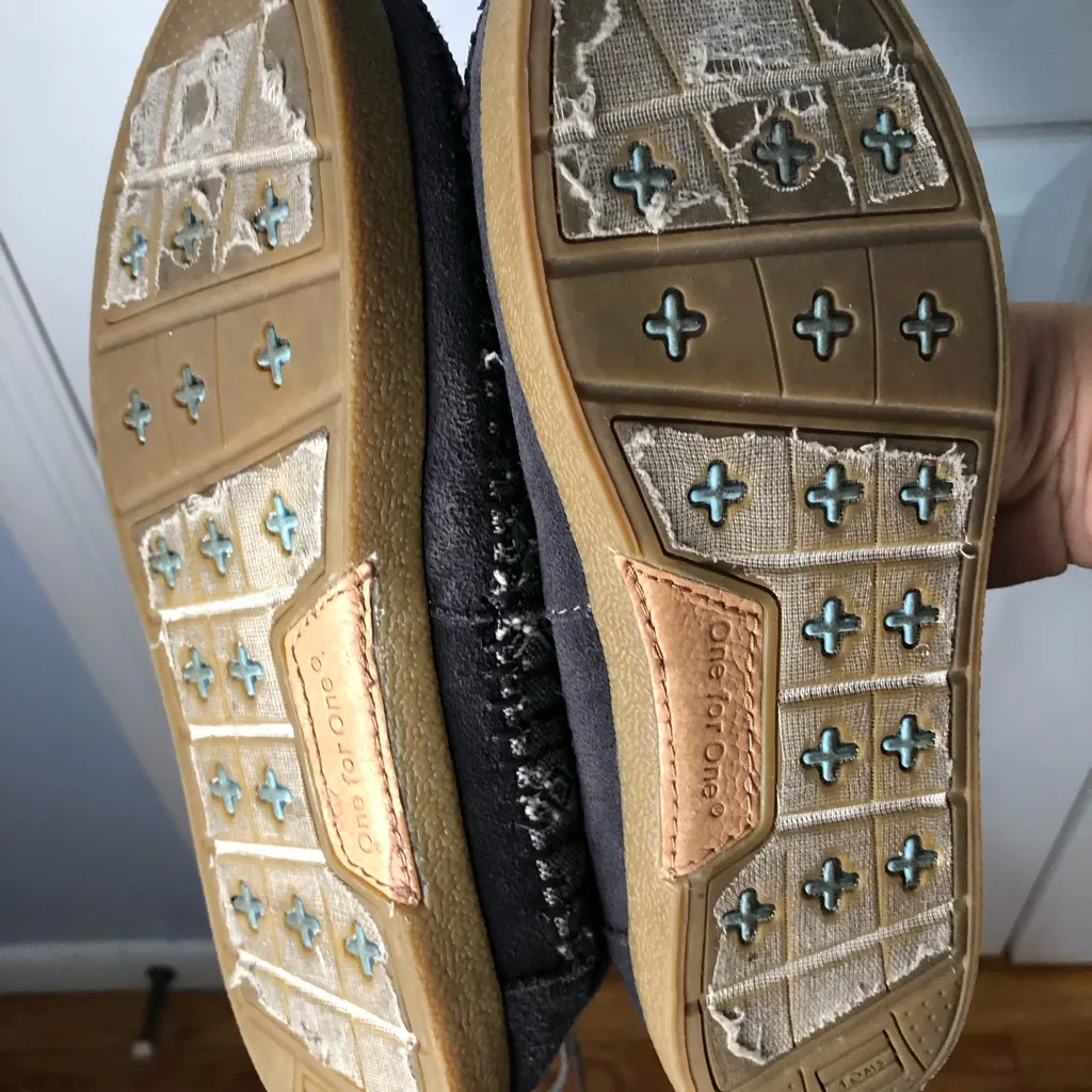 TOMS nepal boots red grey women’s‎ size 6. Boho bohemian aztec outdoor - Image 10