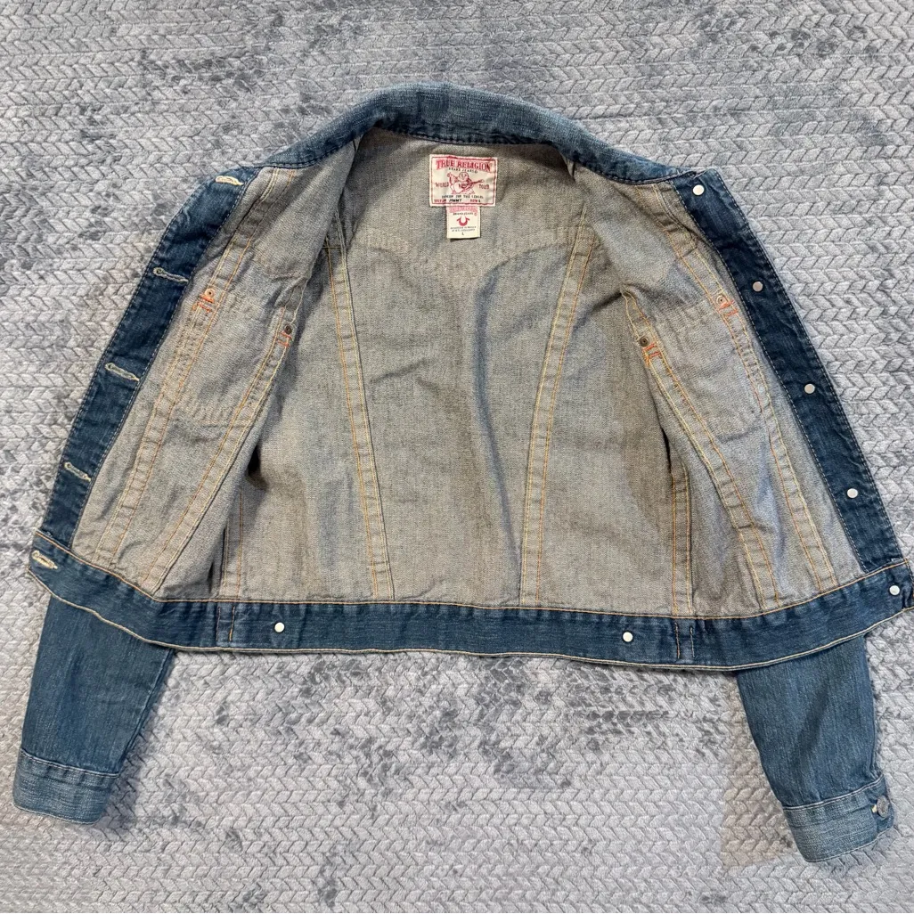 True Religion  “Jimmy” distressed denim jacket size large - Image 5