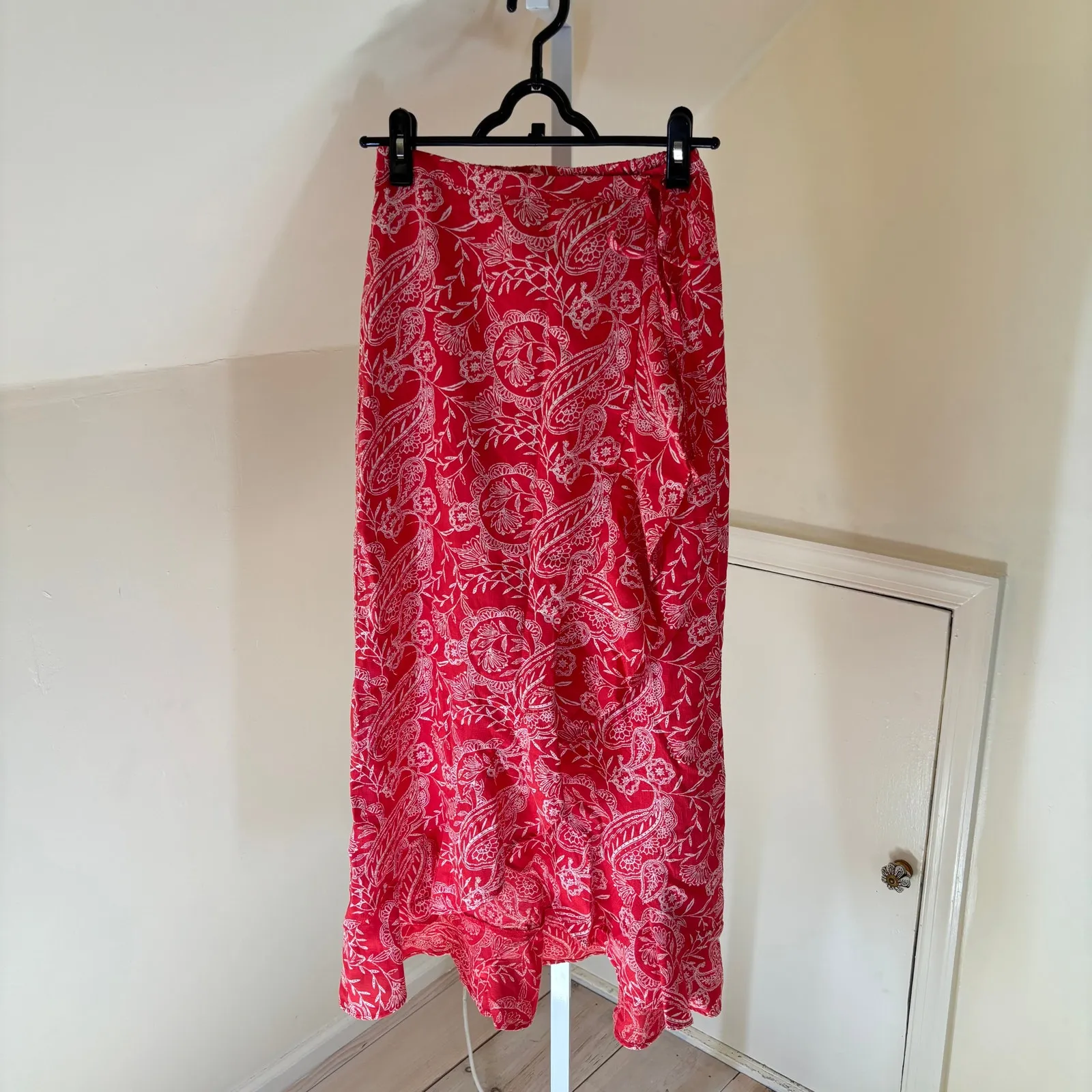 Universal Thread NWOT Women's Ruffle Maxi Wrap Skirt Red Size S - Image 2