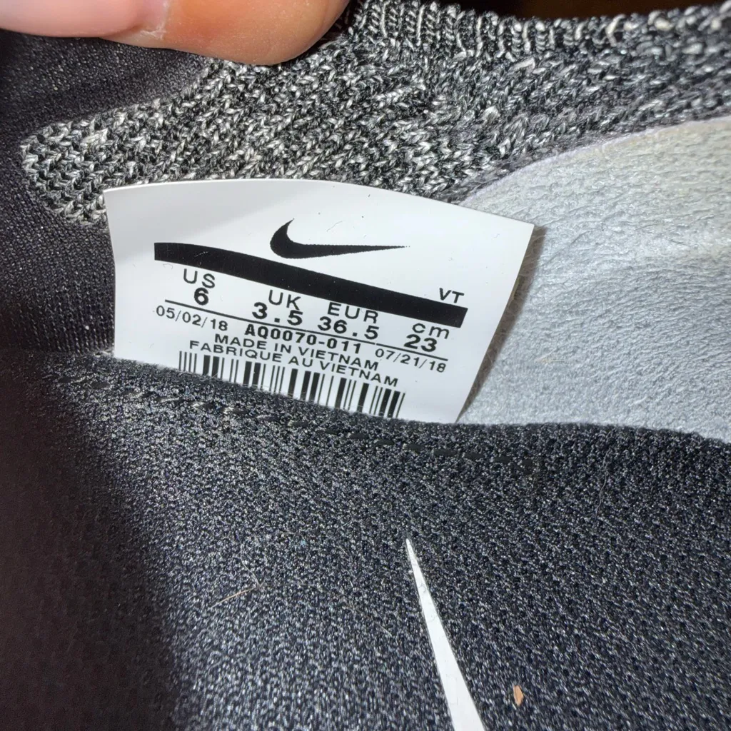 Nike  Epic React Flyknit Running Shoes | Black/White | Women’s Size 6 - Image 8