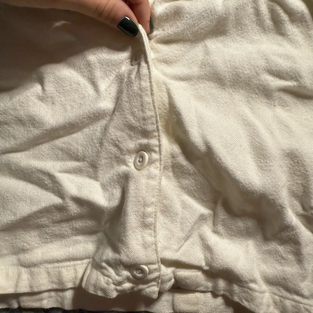 Brandy Melville Off-White Button-Up Crop Top - Image 3