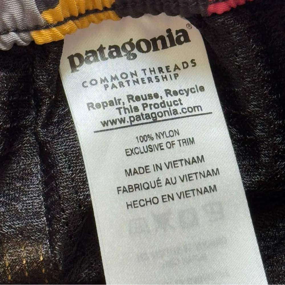 Patagonia Barely Cloudbreak Ink Black Tropical Floral 2.5 Shorts Women’s Size XS - Image 8