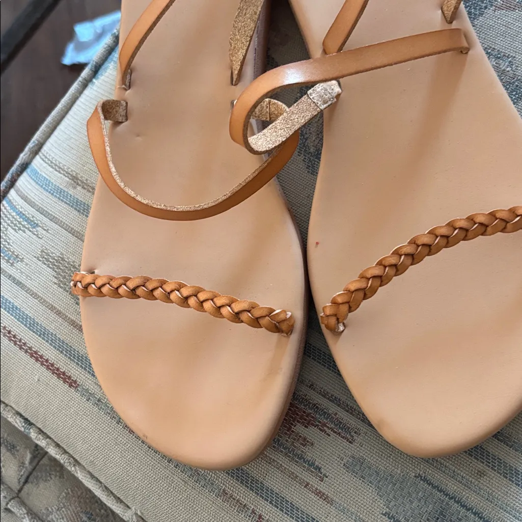 Universal Thread Strappy Sandals 9 1/2  wide BRAND NEW - Image 3