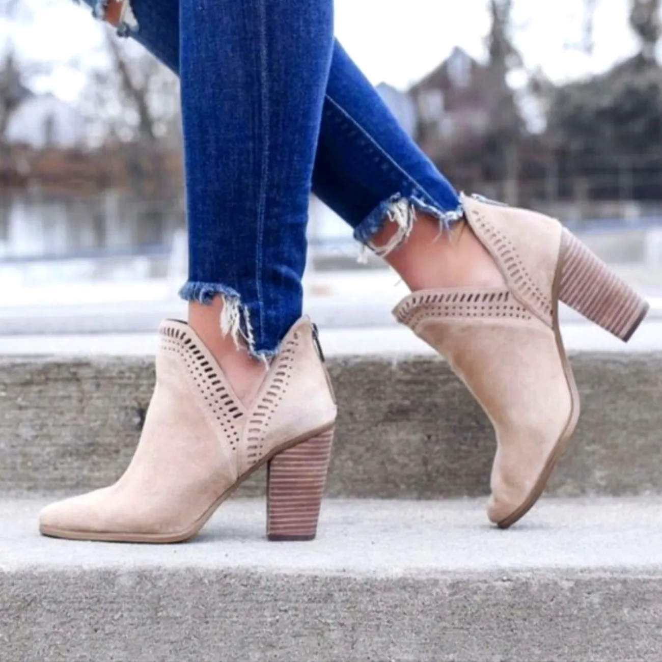 Vince Camuto Fileana 11 Tan Suede Leather Heeled Boots Booties Sexy - Image 2