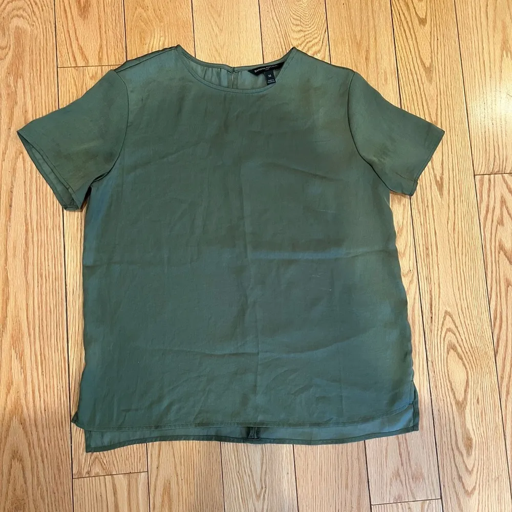 Banana Republic Olive Blouse - Image 4