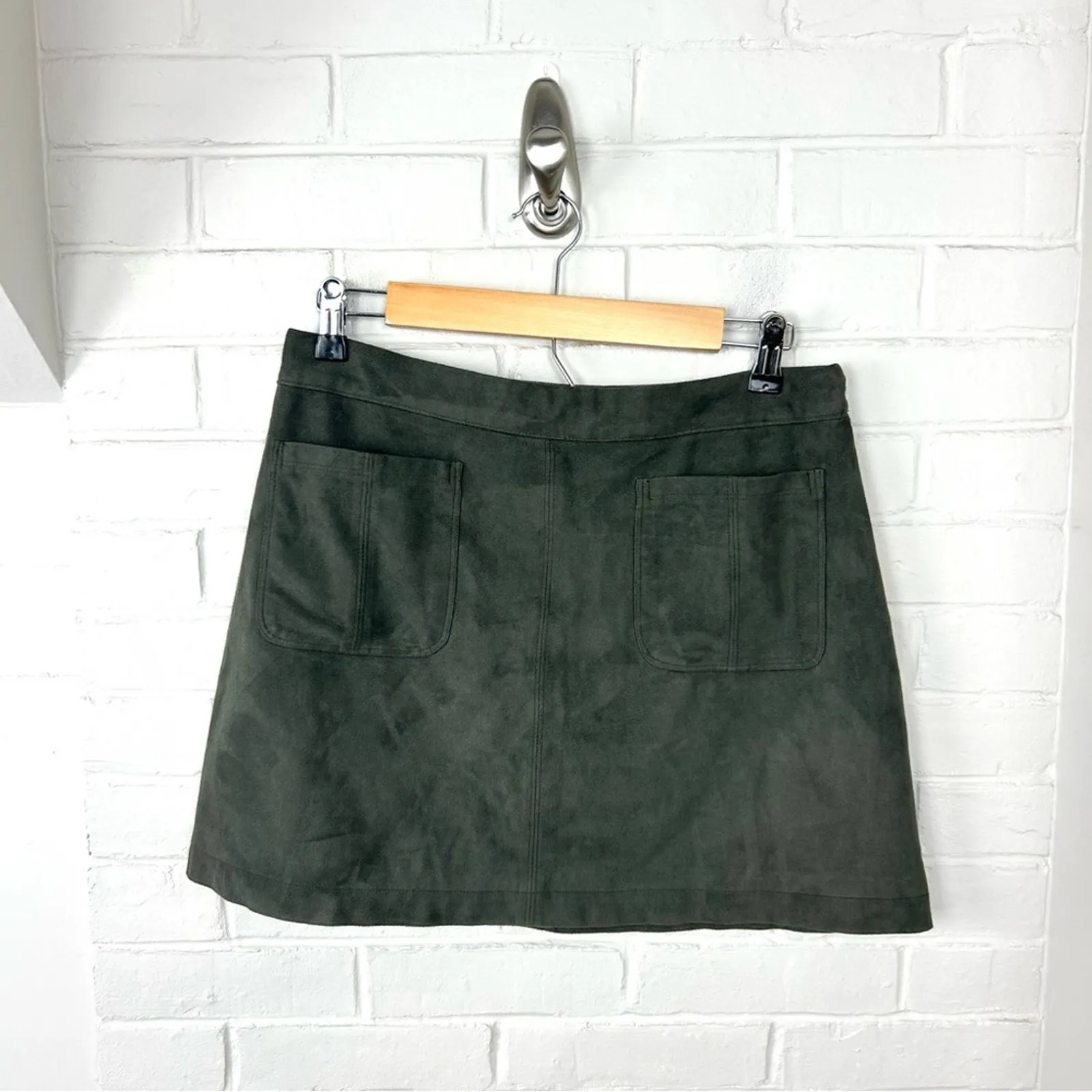 Abercrombie & Fitch Green Faux Suede Pocket Mini Skirt Size 8 - Image 4