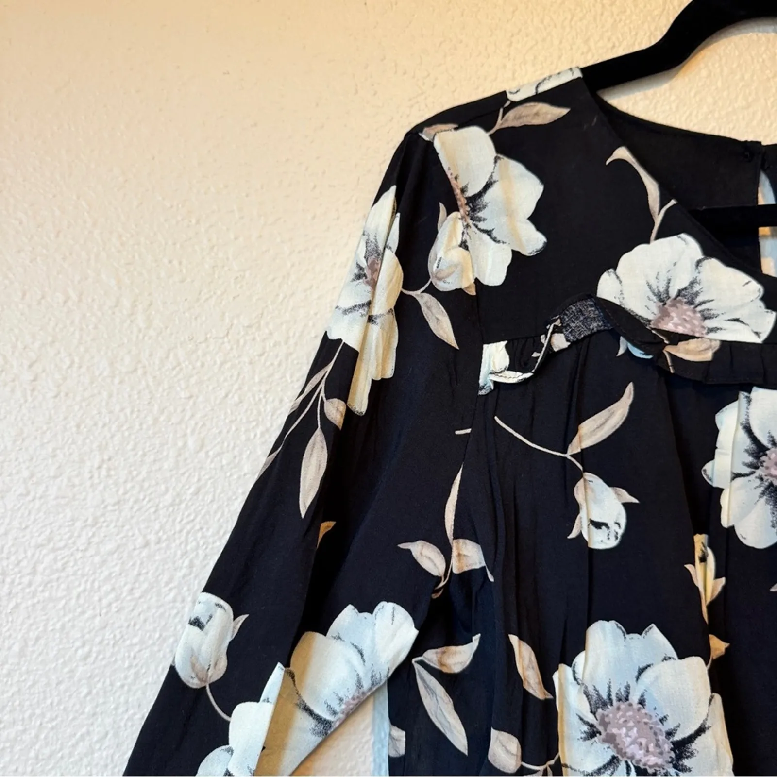 Lucca Black Cream Floral Ruffled Mini Dress Womens L Peplum Long Sleeve Coquette - Image 4