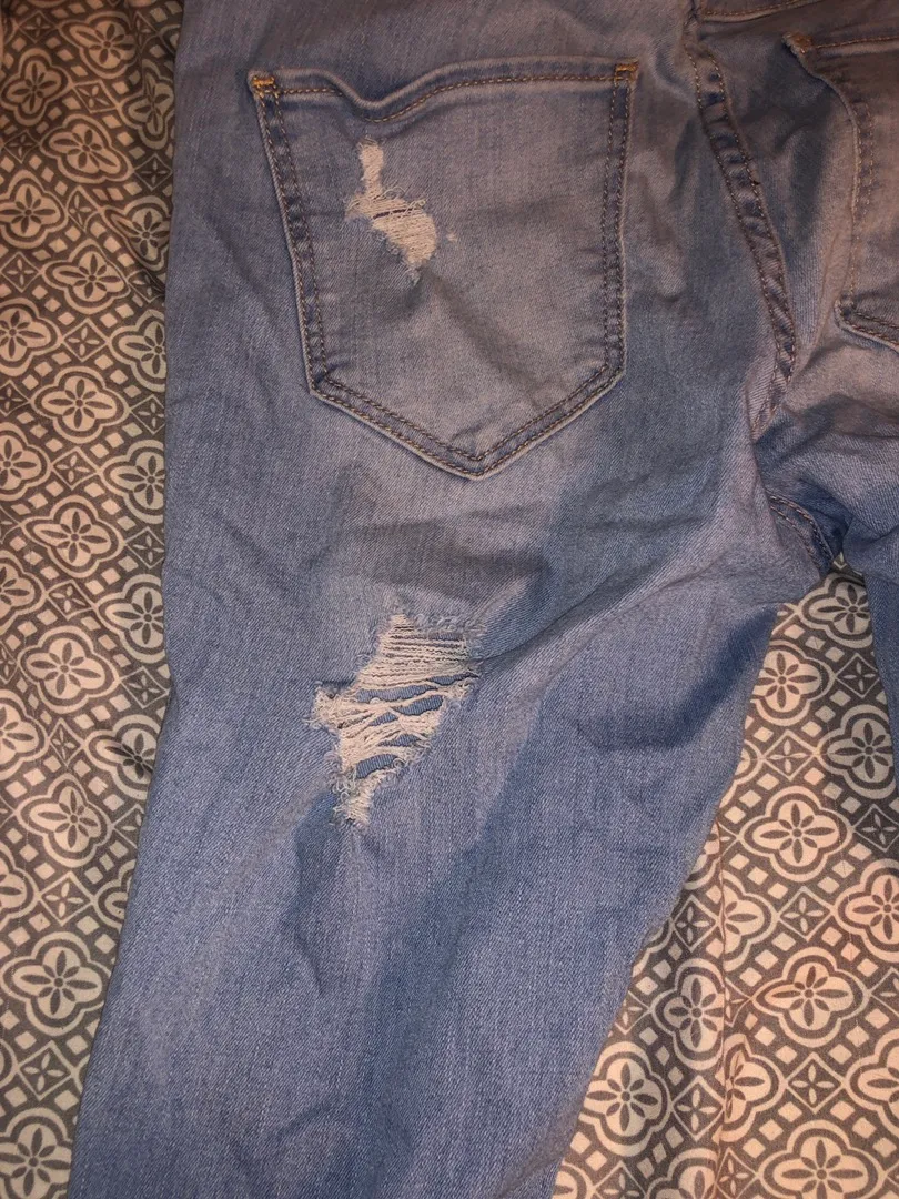 Hollister Ripped Jeans - Image 4