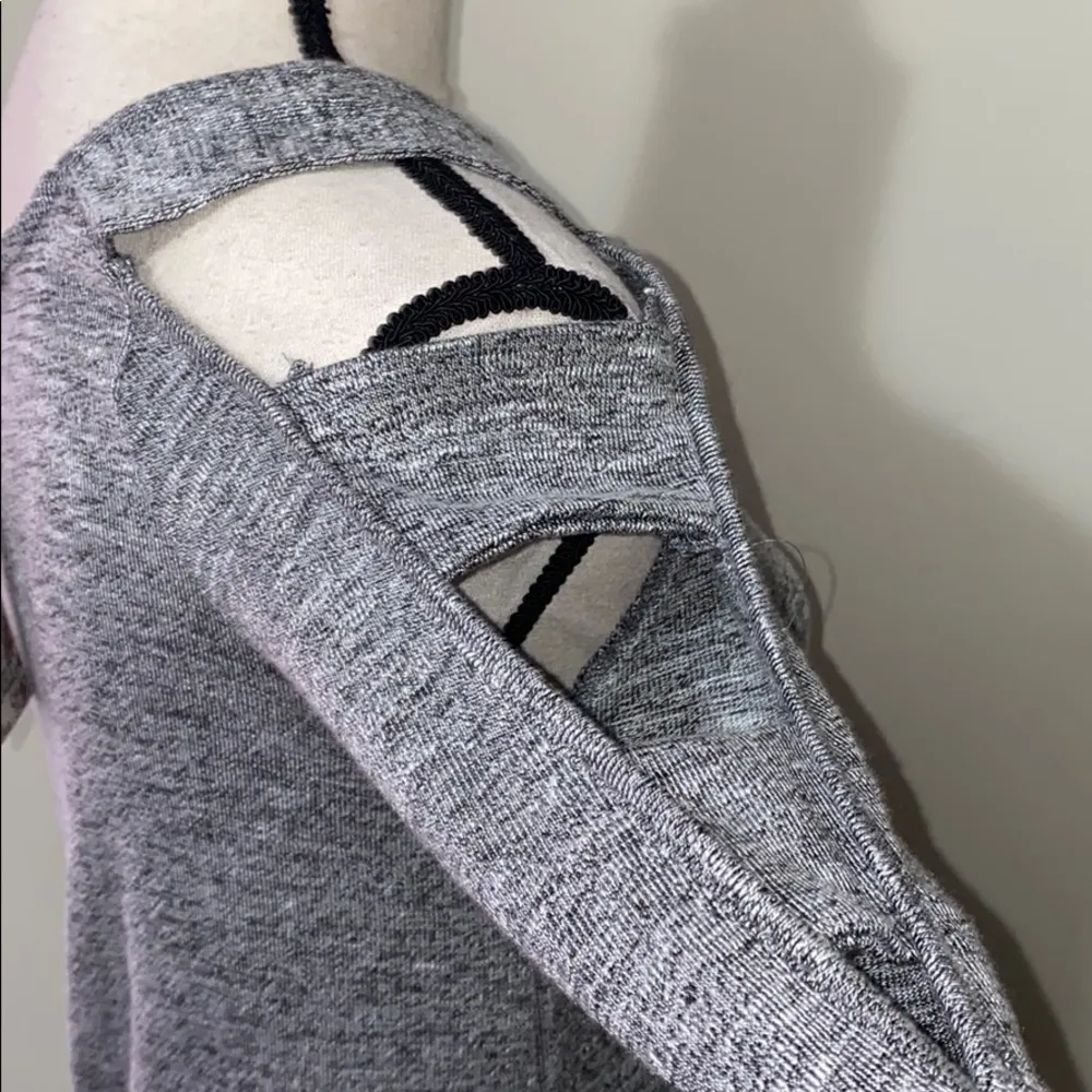 Pink Republic light grey marked blouse size XS - Image 9