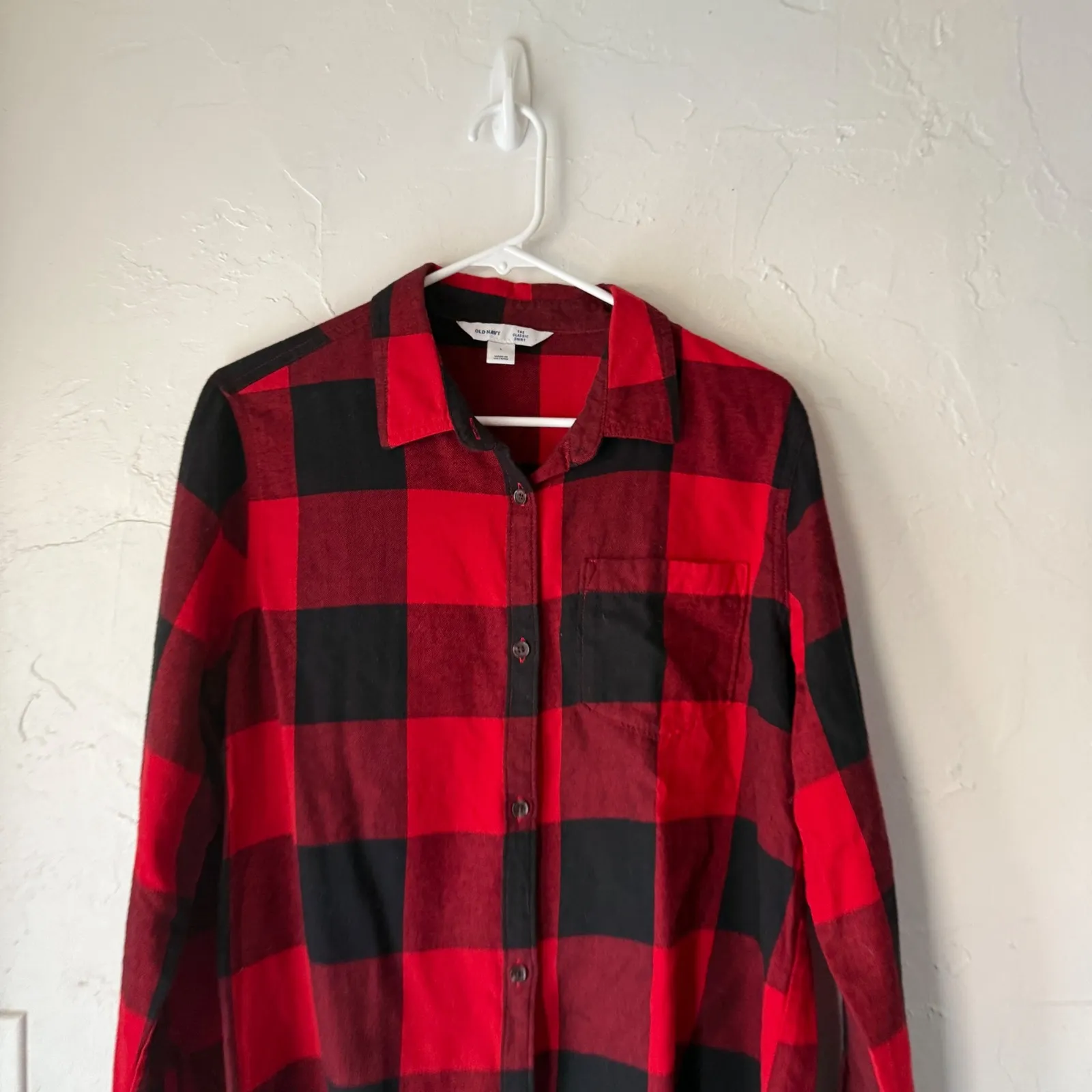 Old Navy Red Black Buffalo Plaid Grunge Shirt Womens  L Long Sleeve Button Up - Image 2