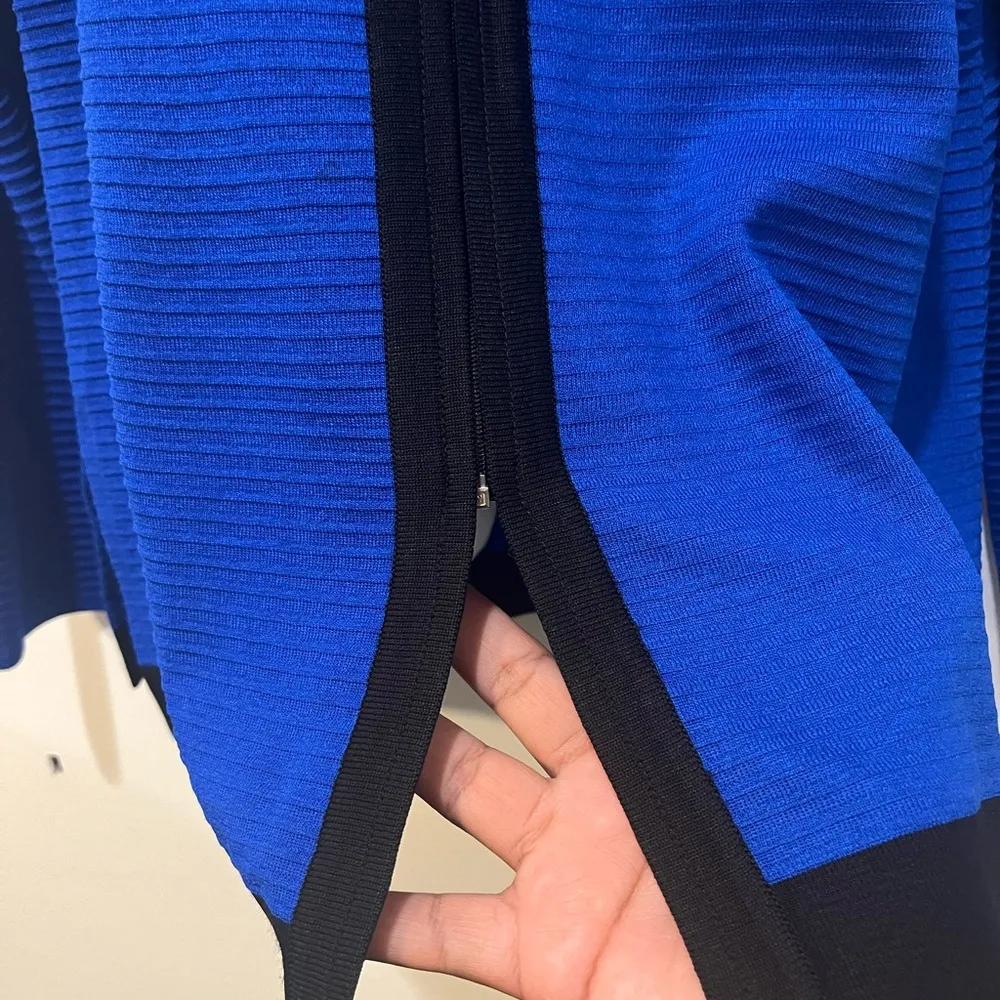 Exclusively Misook Royal Blue Rib Knit Zip Up Cardigan with Black Trim - Image 4