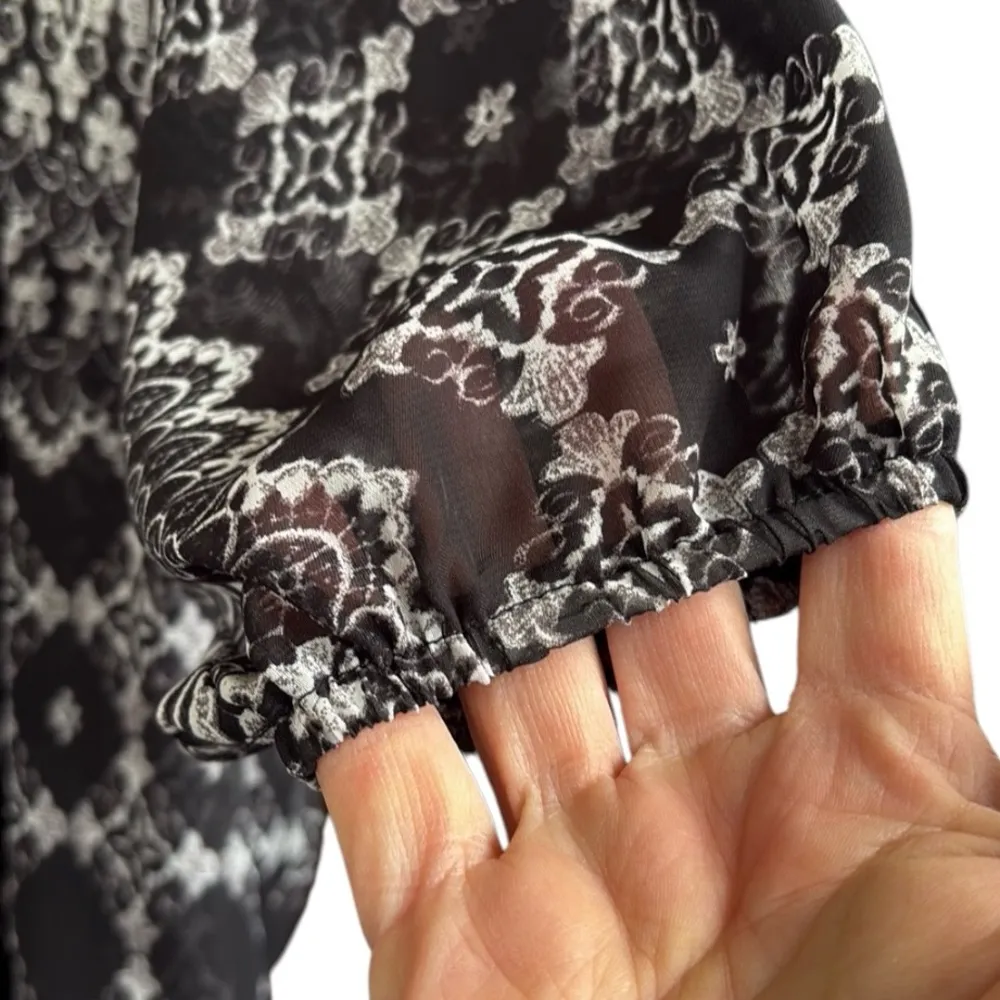 EUC Ivy Jane Oversized Embroidered Boho Top Size XS - Image 4