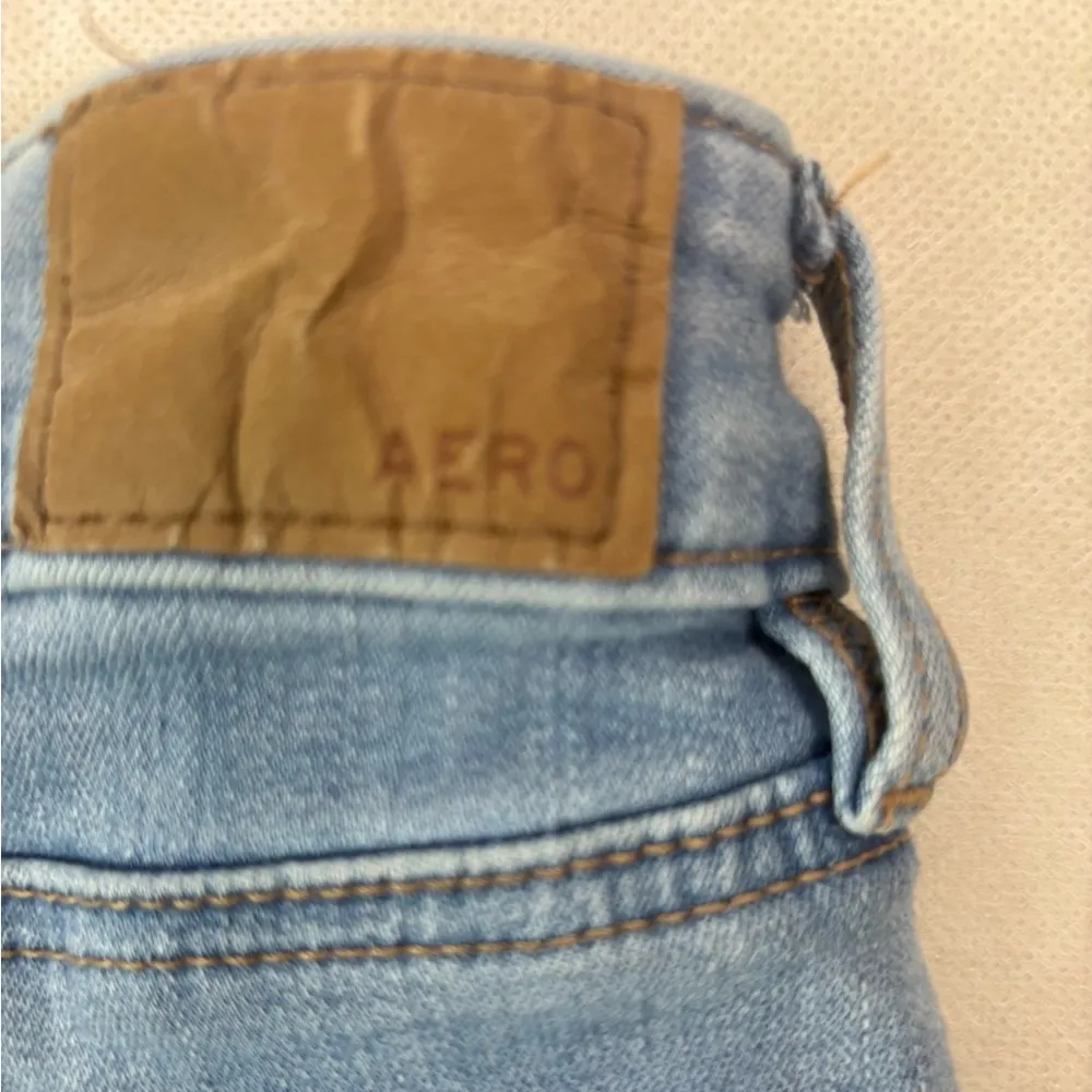 Aeropostale 16 High Rise Midi Distressed Light Wash Blue Jean Shorts Cuffed - Image 5