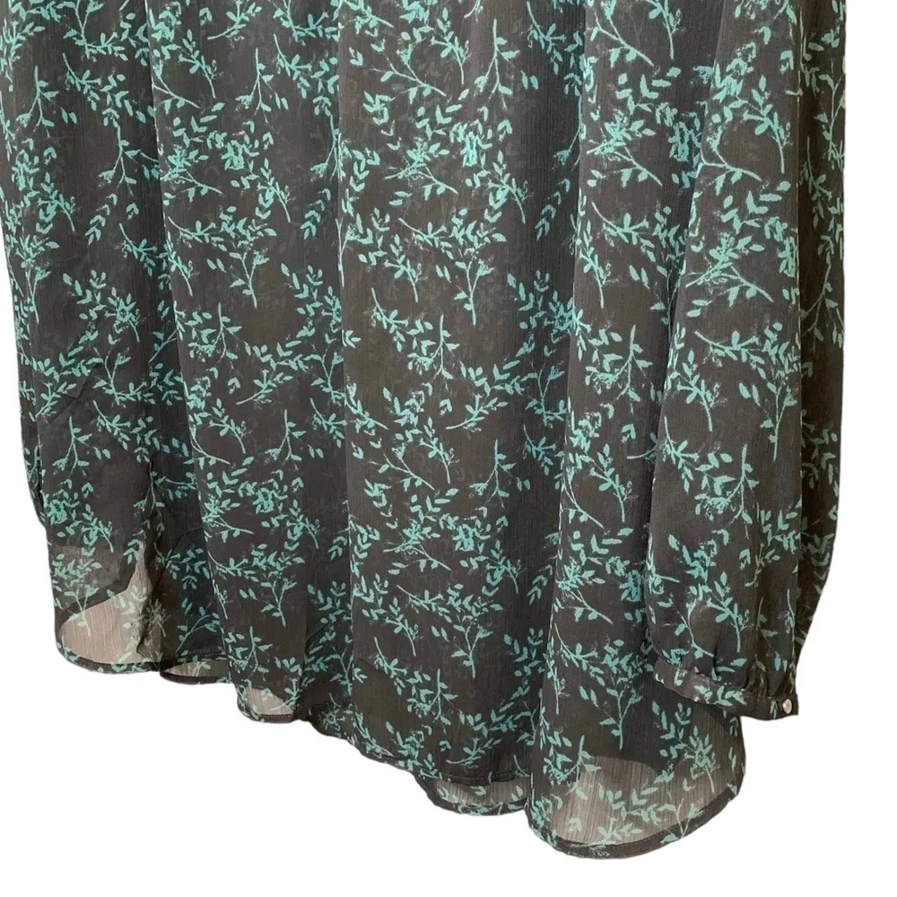 Women’s Liz Lange Maternity black green floral print chiffon top - Image 5