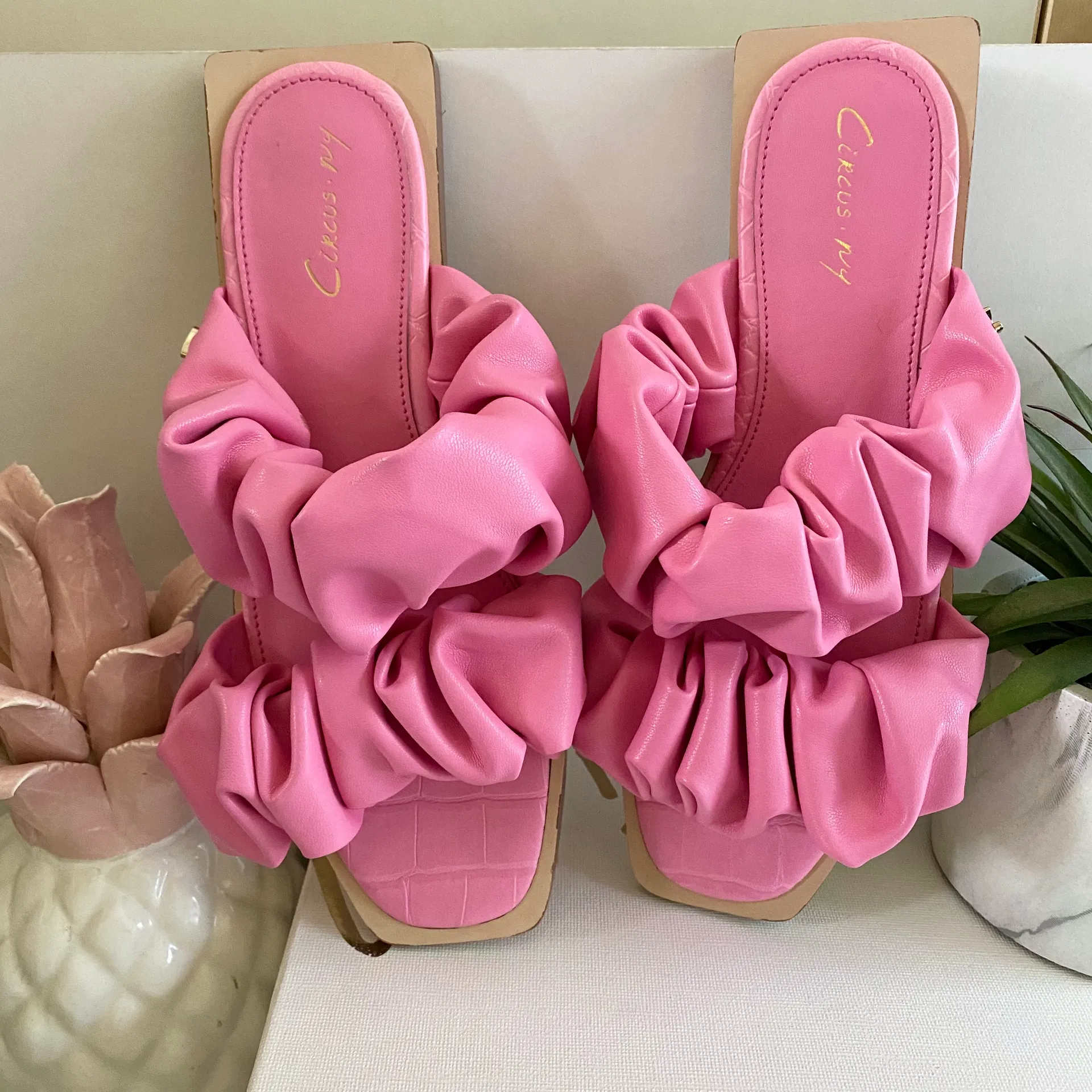 NEW Sam Edelman Iggy Slides - Image 6