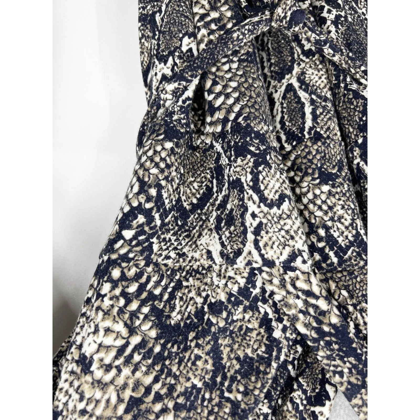 Talbots Women's Faux Wrap Dress‎ V Neck Belt Python Snakeskin Size Medium - Image 6