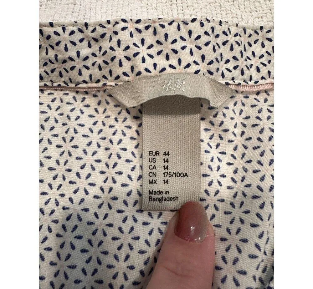 H&M Floral Blue White Sleeveless Button Front Blouse Size XL - Image 2