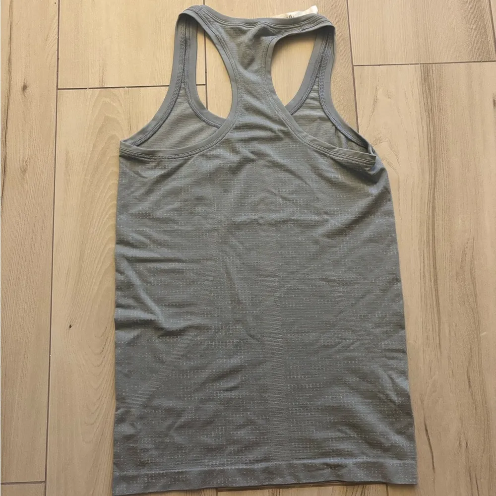 lululemon swiftly tech racerback tank top hip length - Image 3