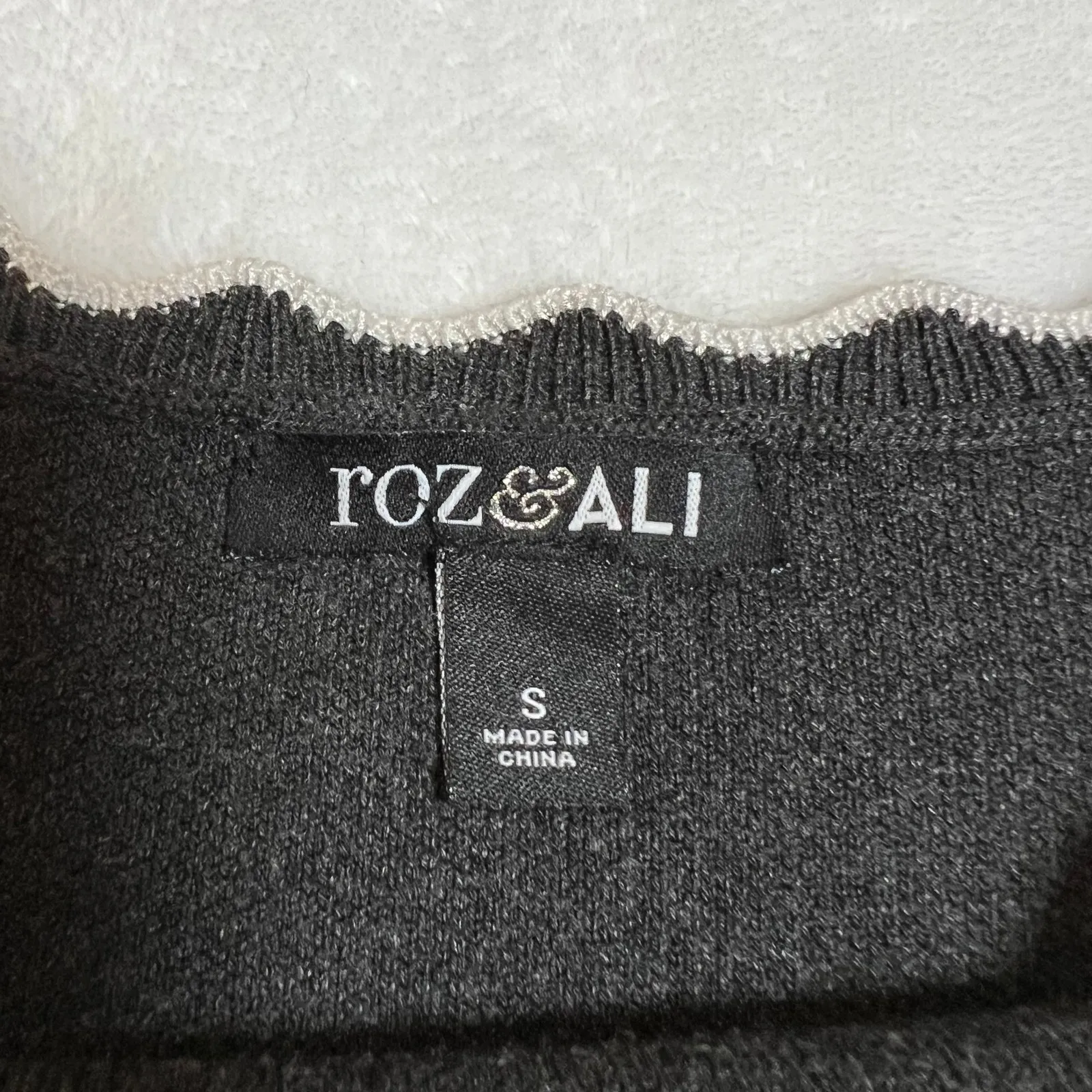 Roz & Ali Scalloped Neckline Bell Sleeve Bodycon Dress Size Small Party Holidays - Image 5