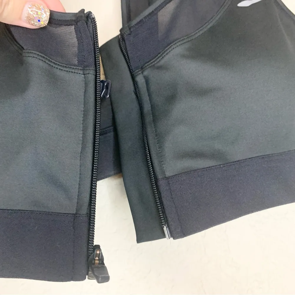 Brooks Fast Forward Zip Up Black Mesh Racerback Sports Bra Size L - Image 9