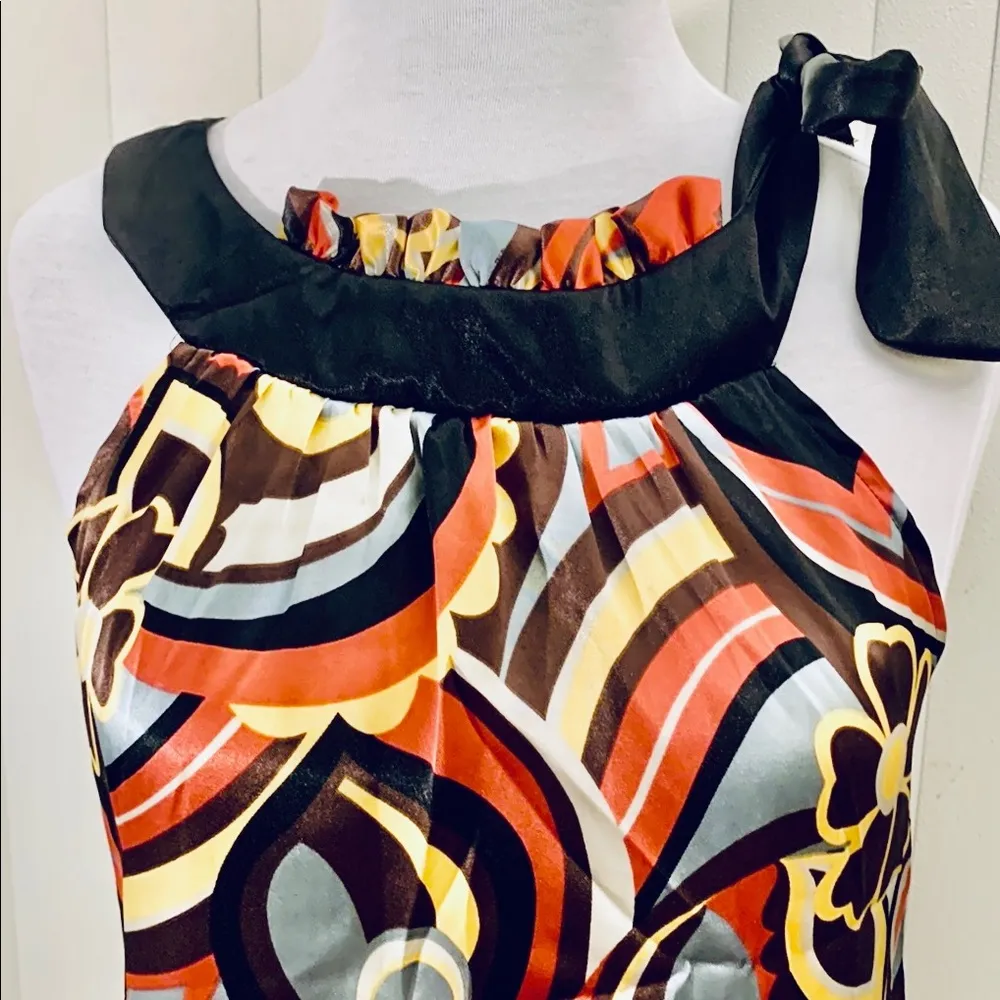 As U Wish color block, floral print, crew neck, sleeveless shift dress. - Image 5