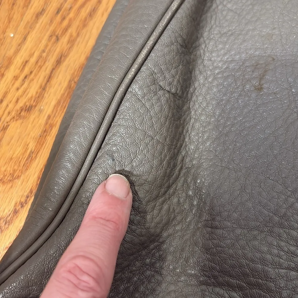 Banana Republic Peddled Leather‎ Shoulder Bag Taupe - Image 12