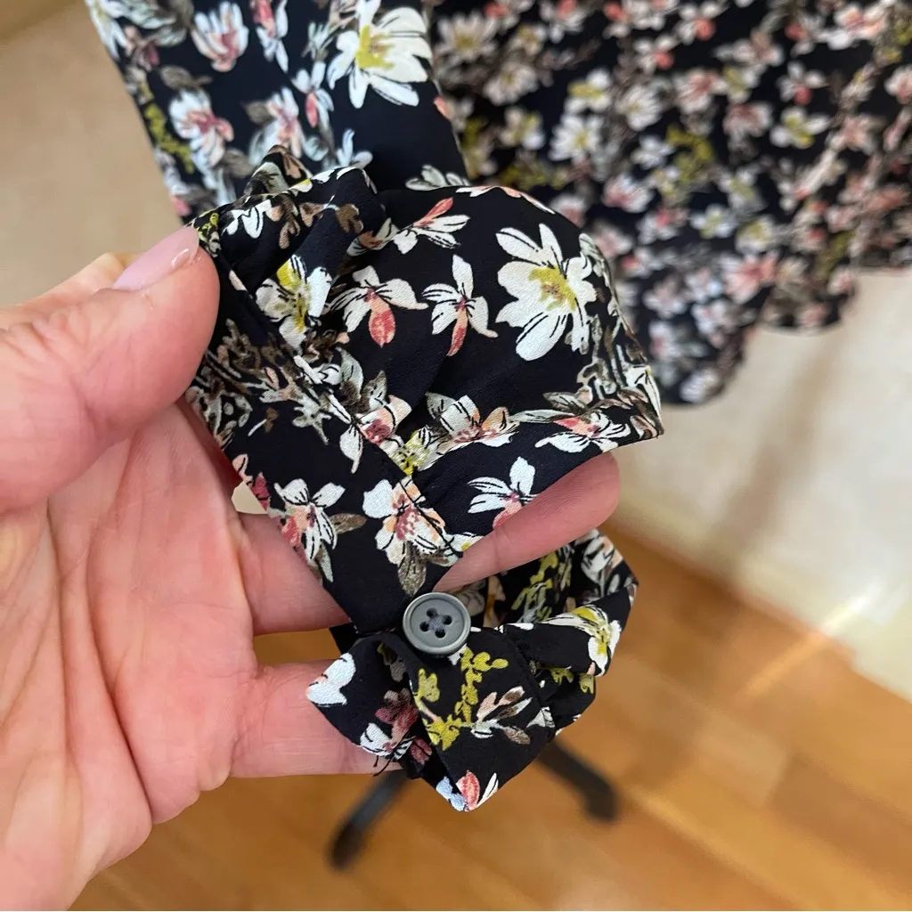 LOFT mock neck floral blouse long sleeves back button village boho country Sz L - Image 8