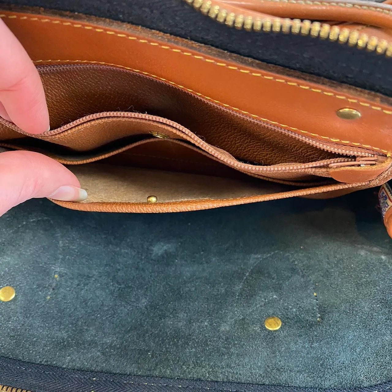 Dooney & Bourke  Vintage Leather Purse - Image 6