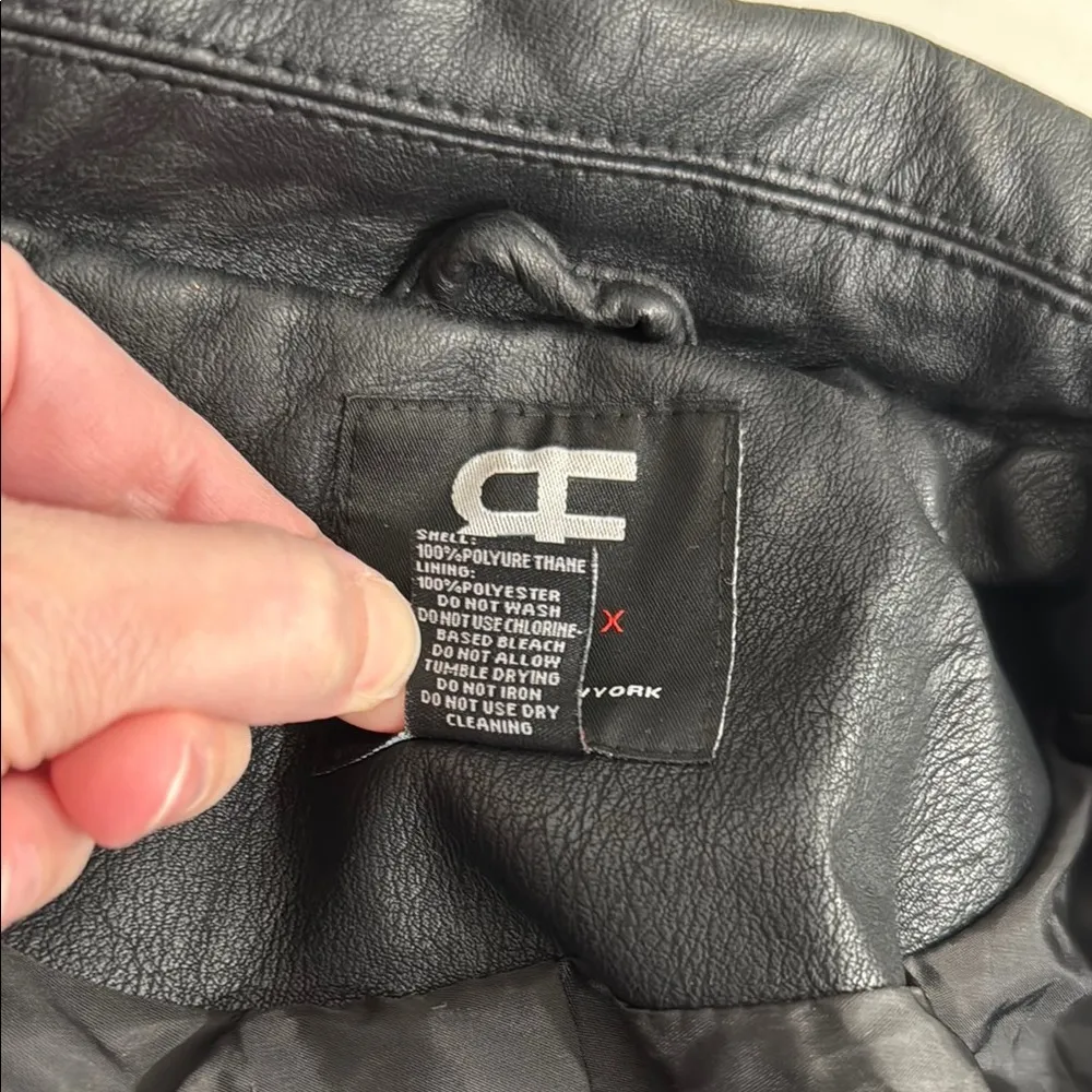 RedFox Edgy Black and White Leather Jacket with Studs and Zippers Size Small EUC - Image 15