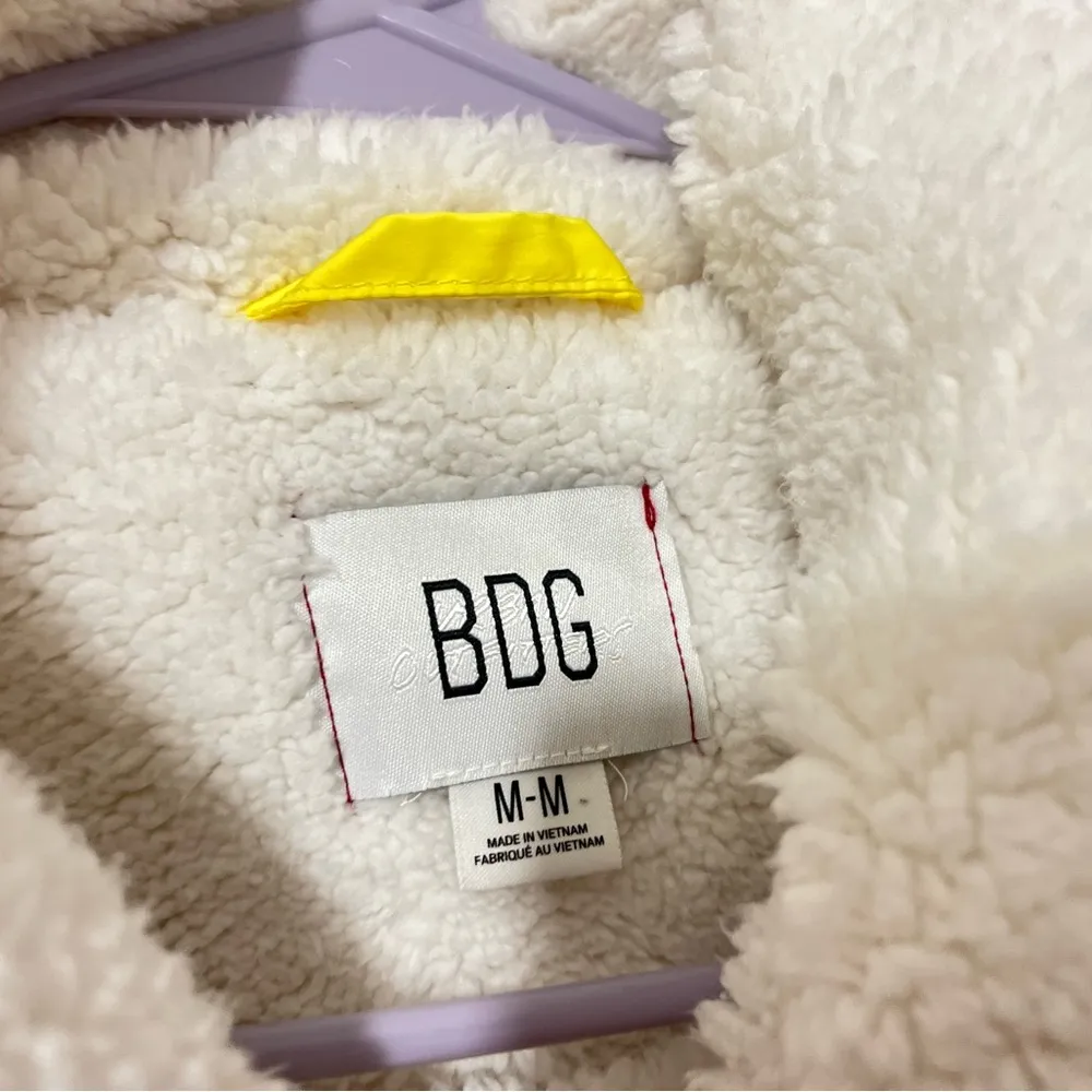 urban outfitters bdg marlow puffer jacket - Image 3